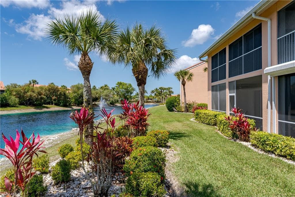 6660 Beach Resort Dr 16, Naples, FL 34114-5
