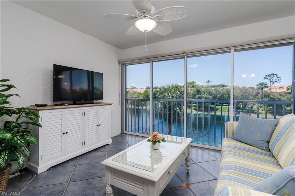 6660 Beach Resort Dr 16, Naples, FL 34114-7