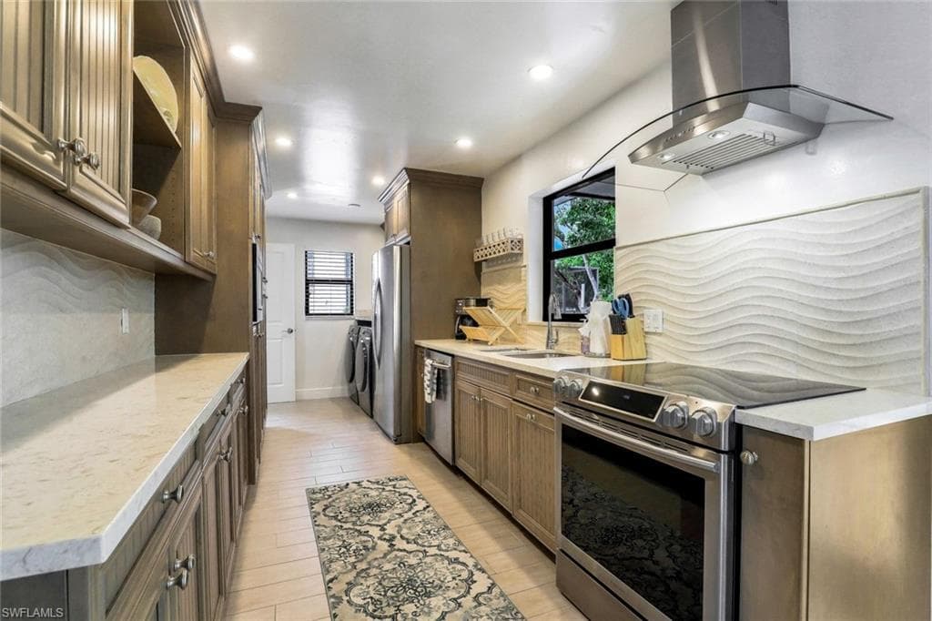 387 Heathwood Dr, Marco Island, FL 34145-3