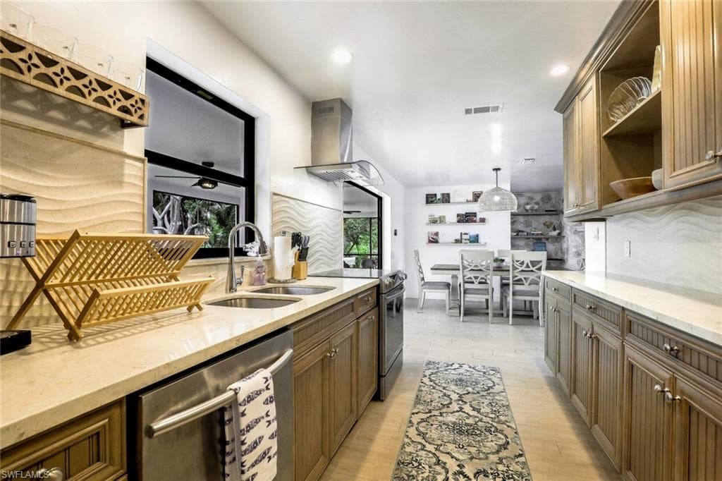 387 Heathwood Dr, Marco Island, FL 34145-5