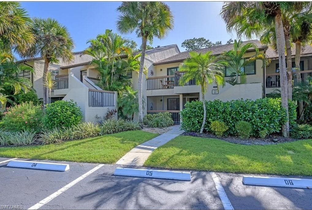 1810 Kings Lake Blvd 103, Naples, FL 34112-3