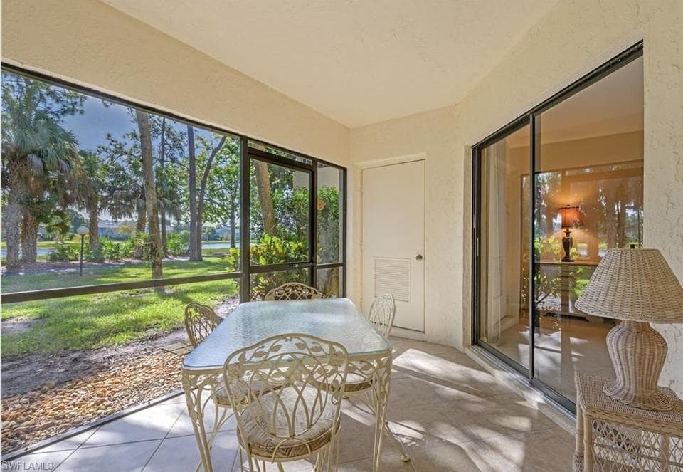 1810 Kings Lake Blvd 103, Naples, FL 34112-6