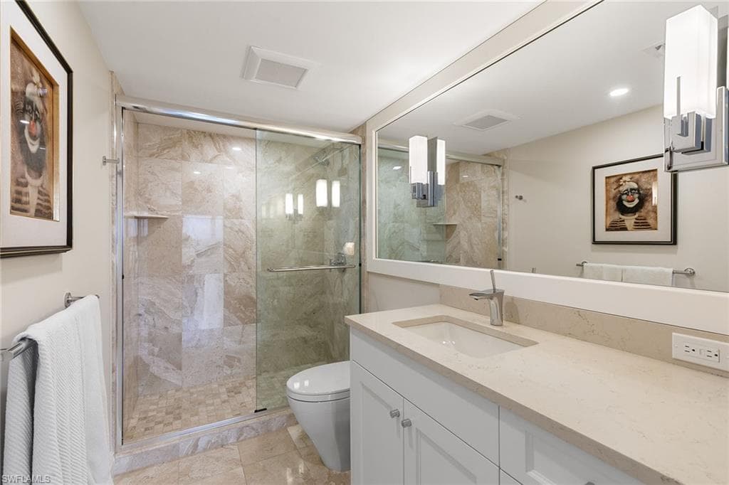 2171 Gulf Shore Blvd N 704, Naples, FL 34102-26