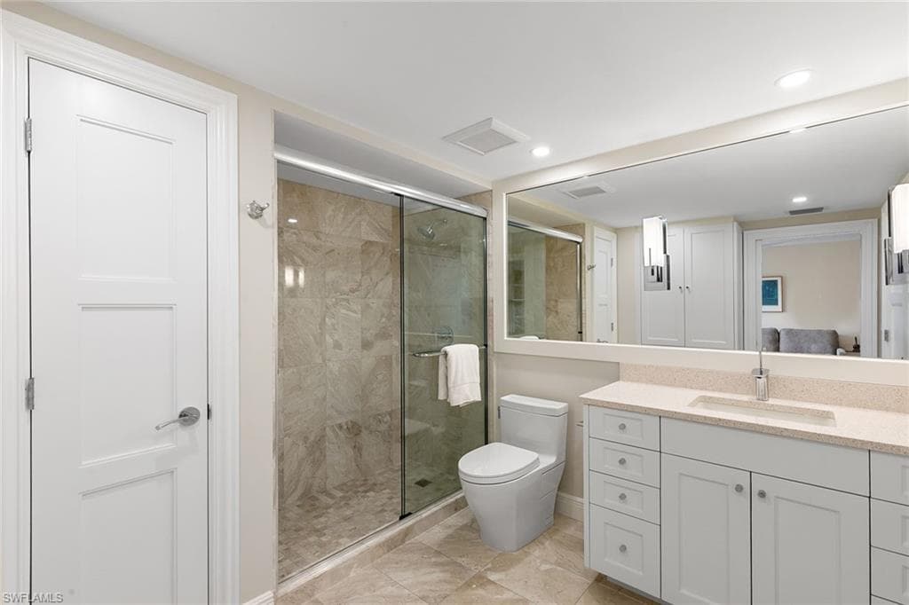 2171 Gulf Shore Blvd N 704, Naples, FL 34102-28