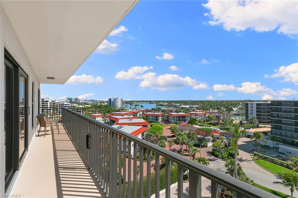 2171 Gulf Shore Blvd N 704, Naples, FL 34102-29