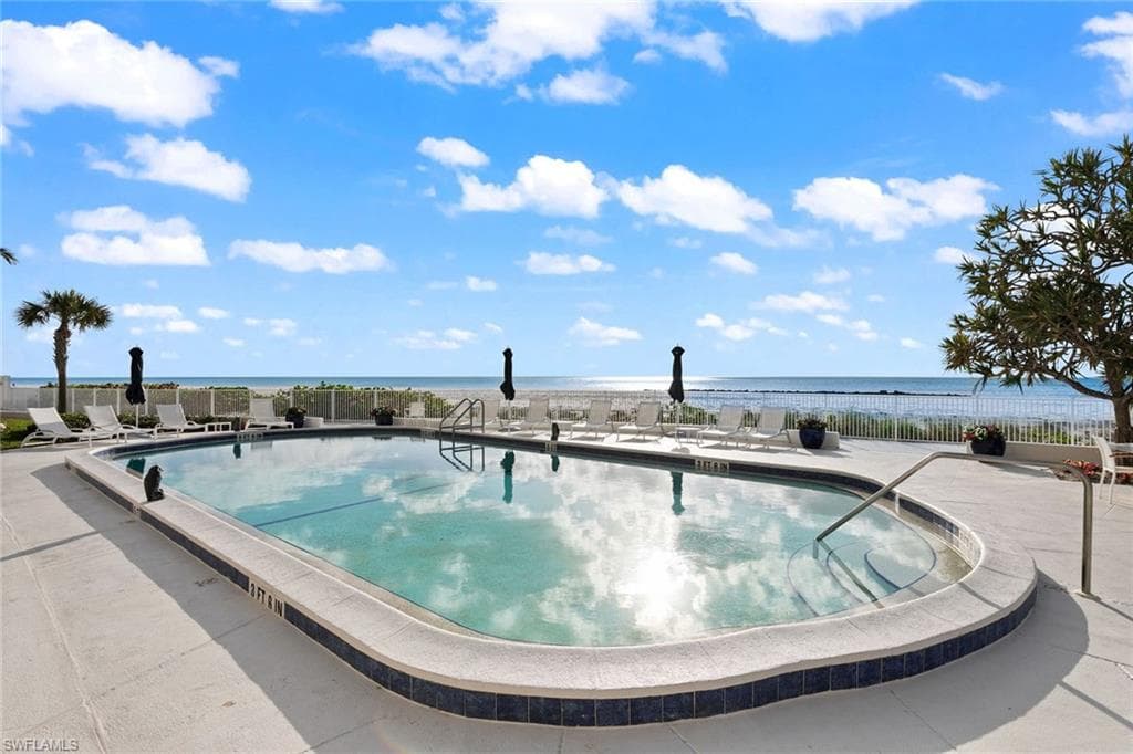2171 Gulf Shore Blvd N 704, Naples, FL 34102-33