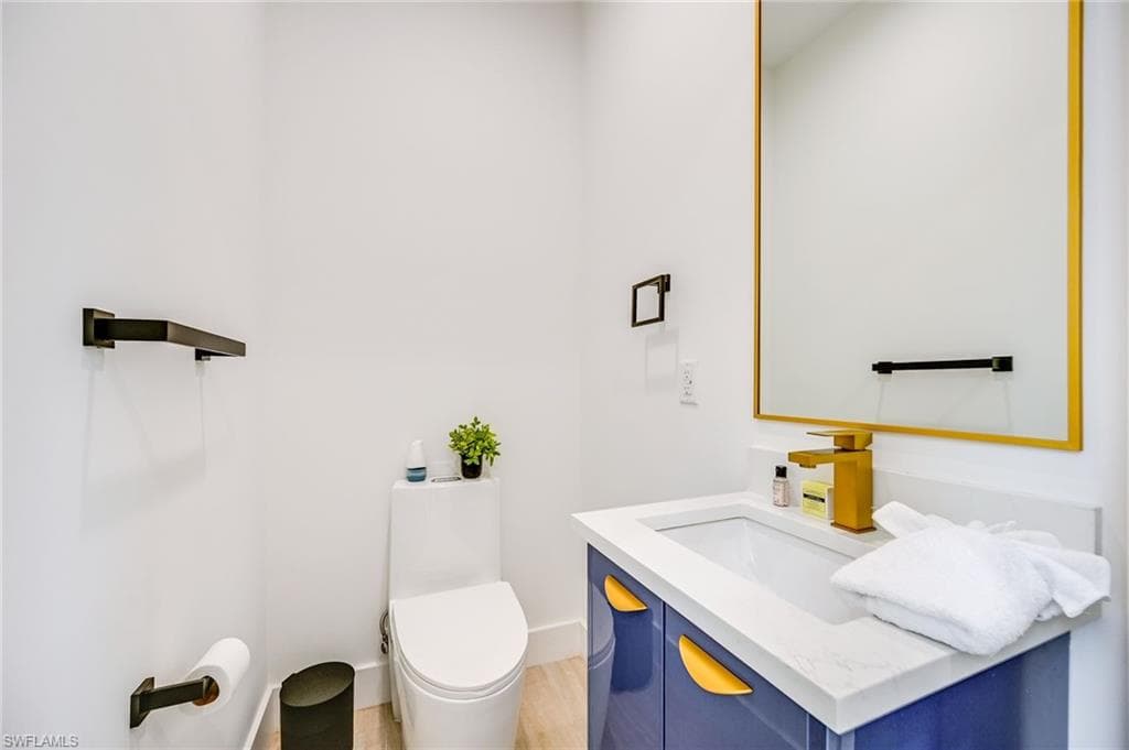 3400 Canal St, Naples, FL 34112-12