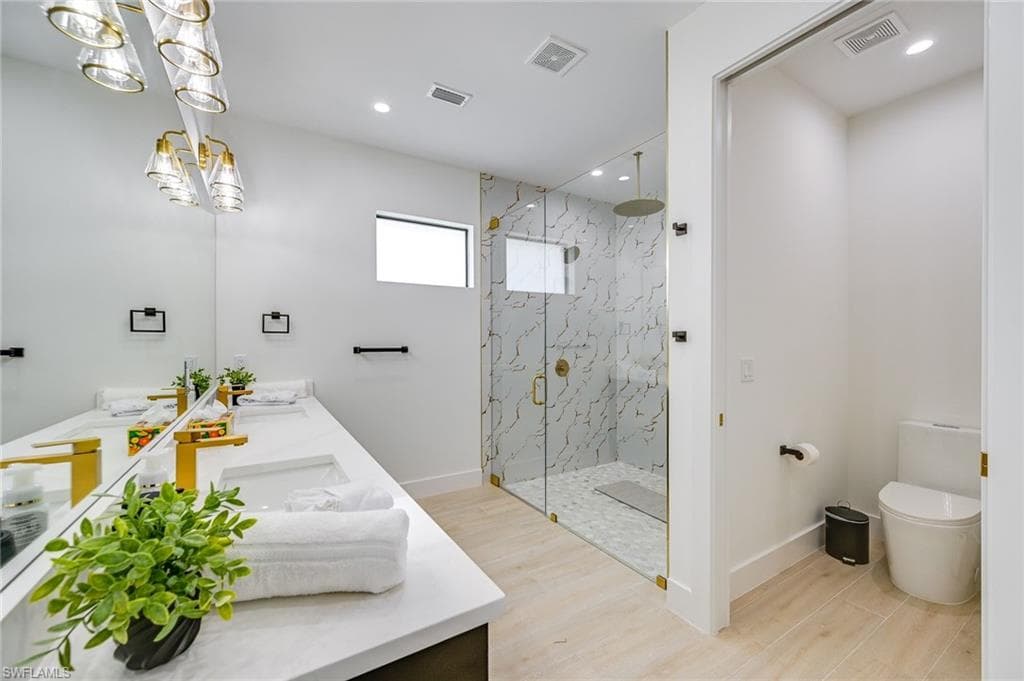 3400 Canal St, Naples, FL 34112-16