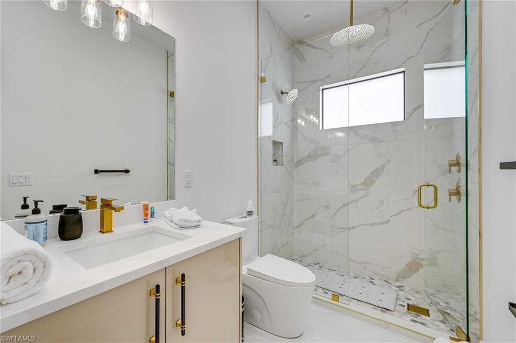 3400 Canal St, Naples, FL 34112-21