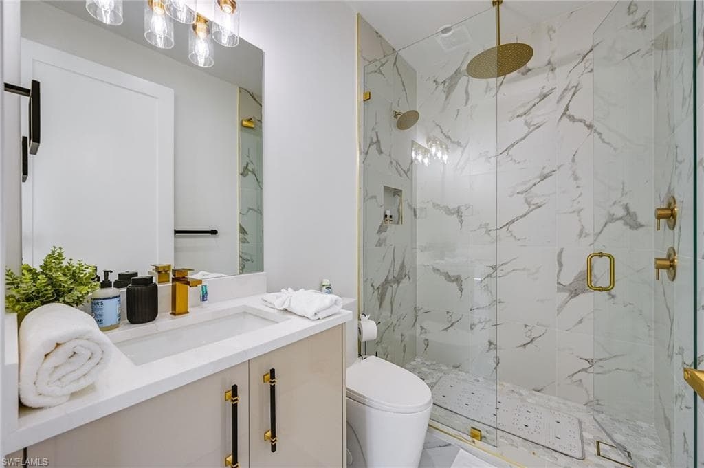 3400 Canal St, Naples, FL 34112-24