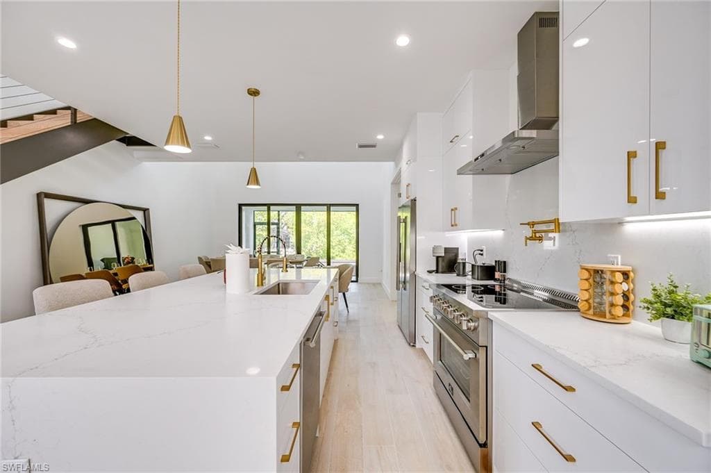 3400 Canal St, Naples, FL 34112-7