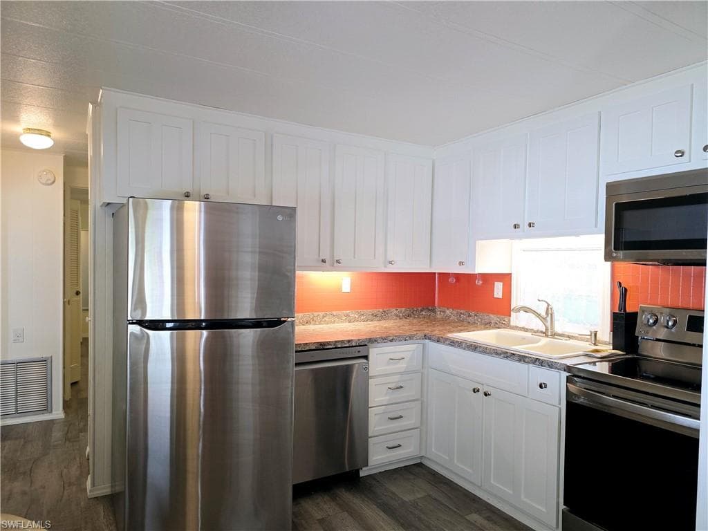 56 Enchanting Blvd, Naples, FL 34112-9