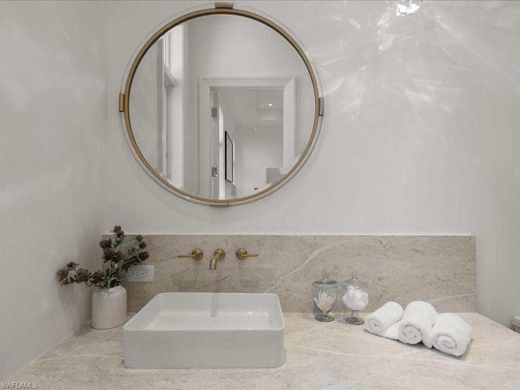 619 Binnacle Dr, Naples, FL 34103-26