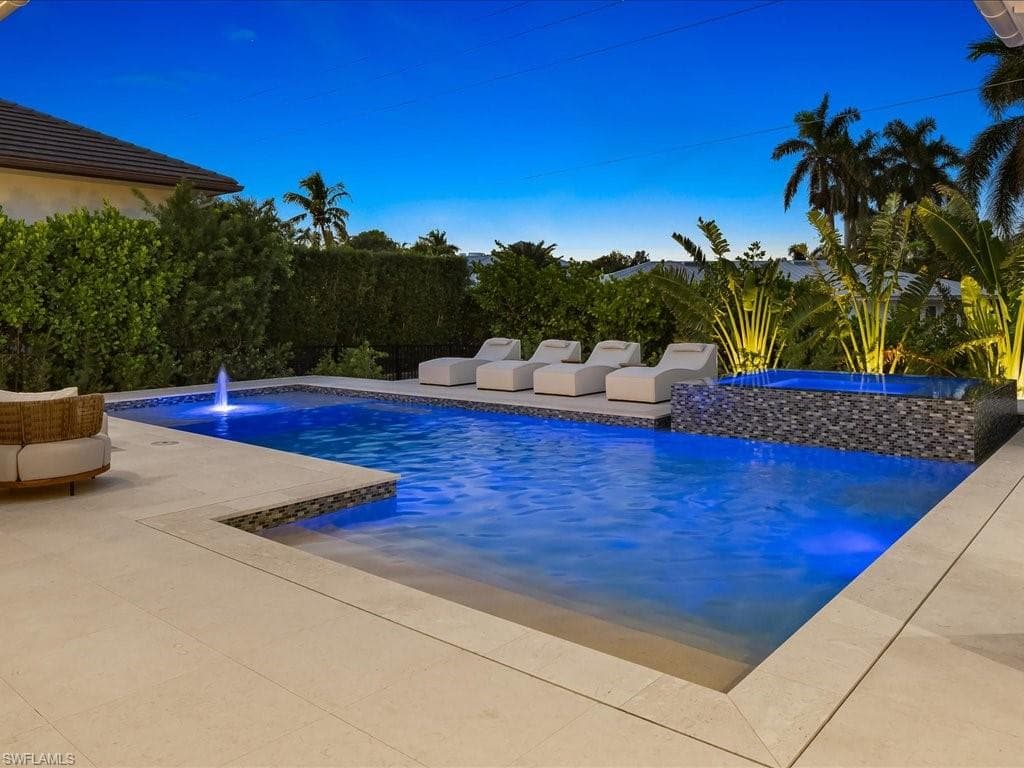 619 Binnacle Dr, Naples, FL 34103-49