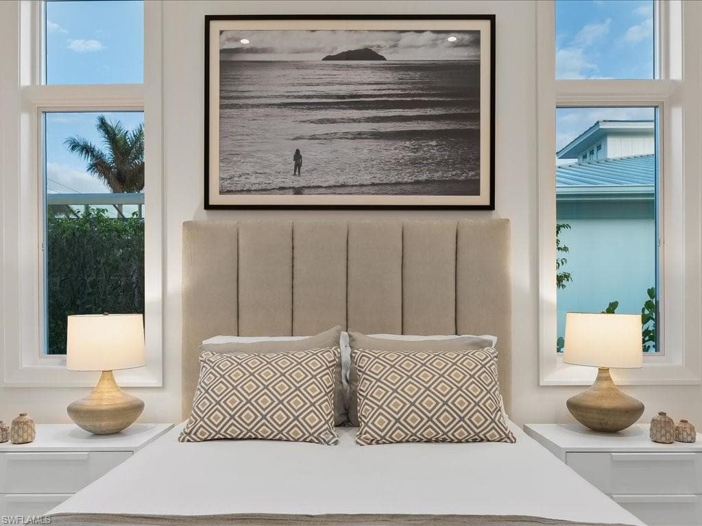 619 Binnacle Dr, Naples, FL 34103-5