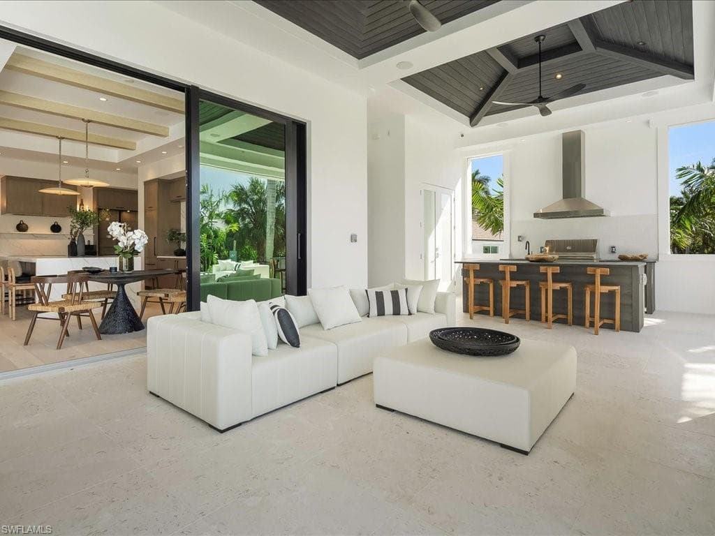 612 Binnacle Dr, Naples, FL 34103-16