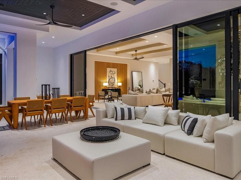 612 Binnacle Dr, Naples, FL 34103-26