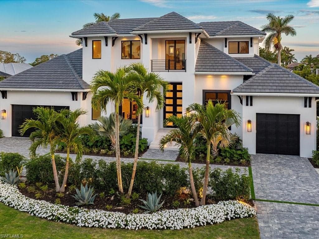 612 Binnacle Dr, Naples, FL 34103-1