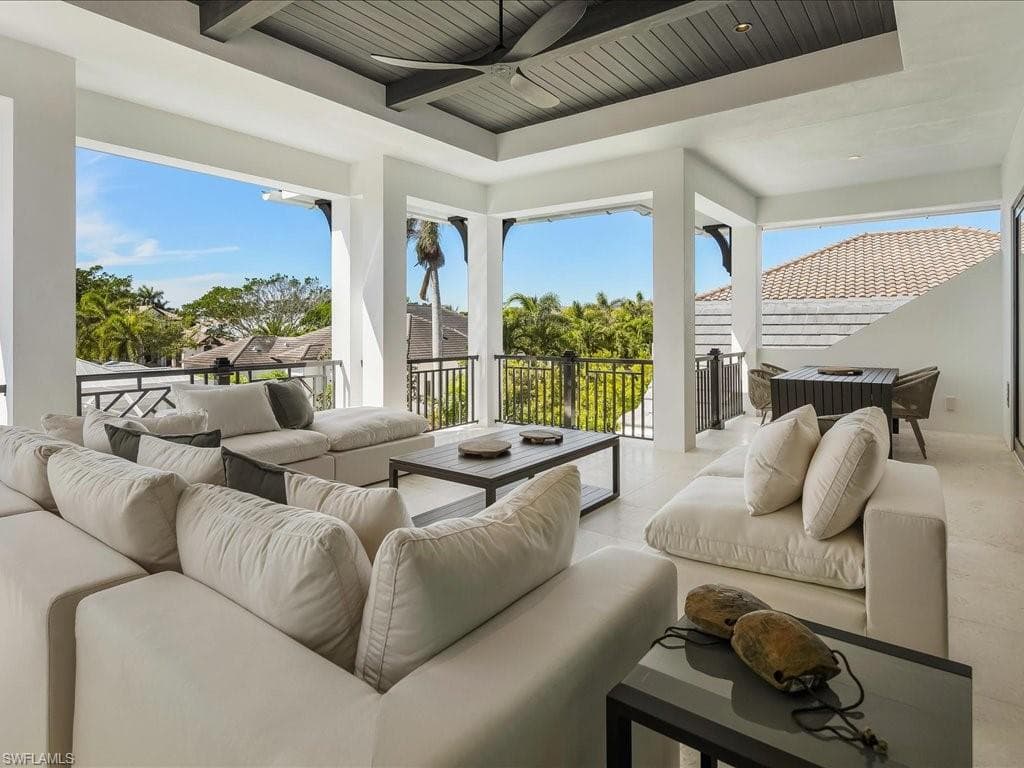 612 Binnacle Dr, Naples, FL 34103-41