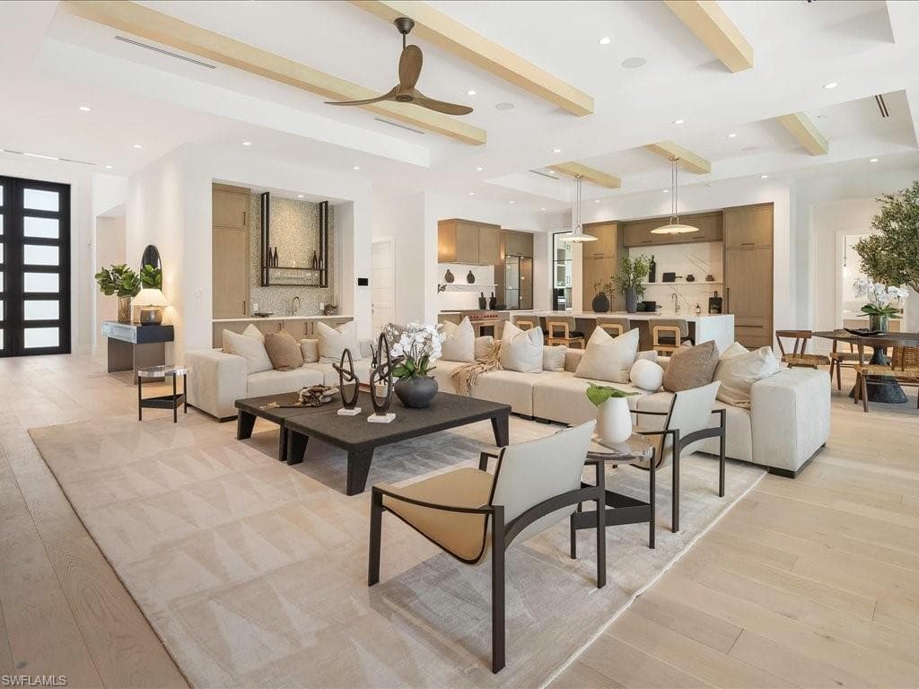 612 Binnacle Dr, Naples, FL 34103-4