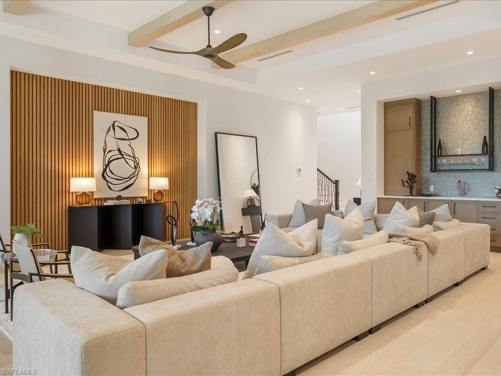 612 Binnacle Dr, Naples, FL 34103-6