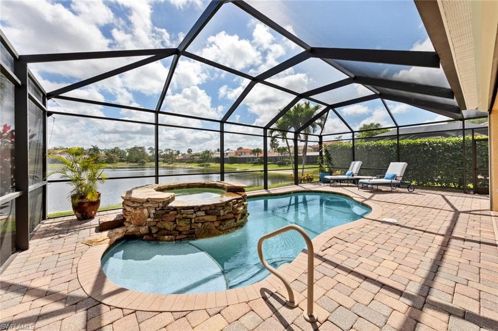 12718 Aviano Dr, Naples, FL 34105-17