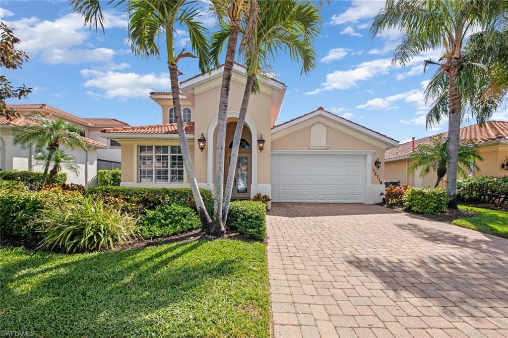 12718 Aviano Dr, Naples, FL 34105-1