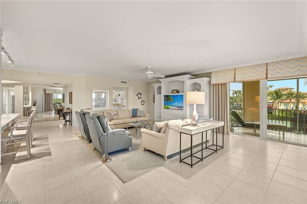 425 Dockside Dr 301, Naples, FL 34110-9