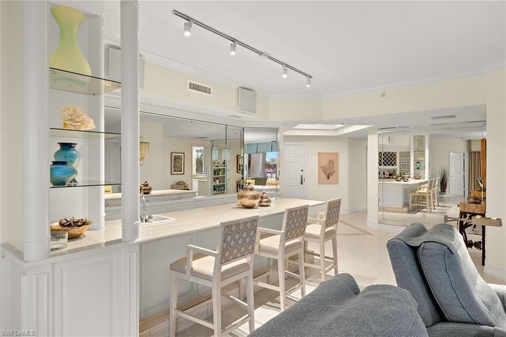 425 Dockside Dr 301, Naples, FL 34110-13
