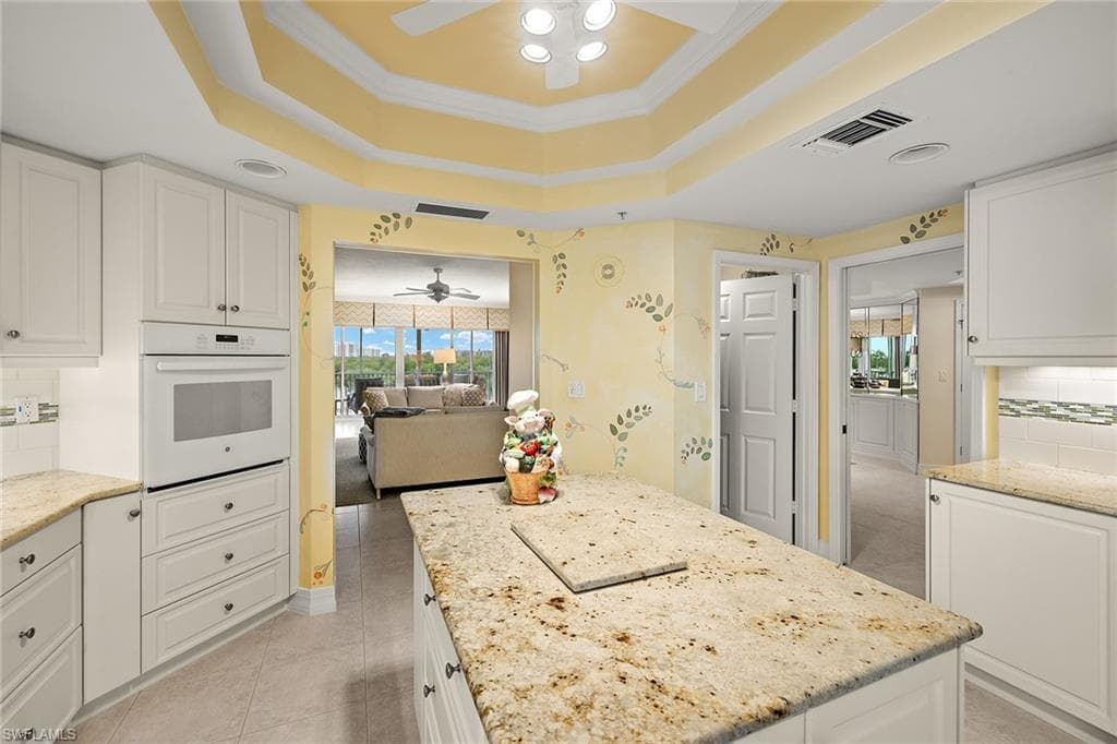 425 Dockside Dr 301, Naples, FL 34110-18