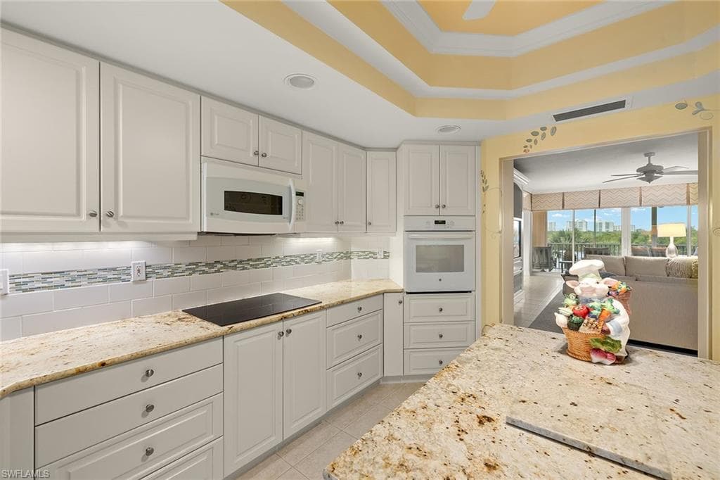 425 Dockside Dr 301, Naples, FL 34110-20