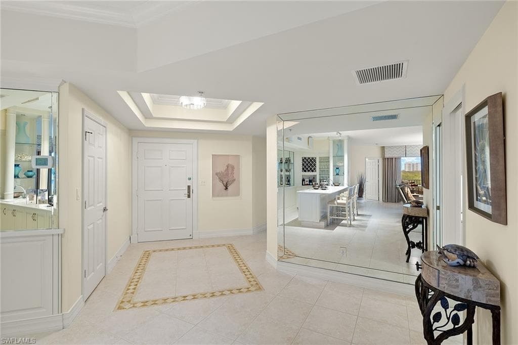 425 Dockside Dr 301, Naples, FL 34110-3