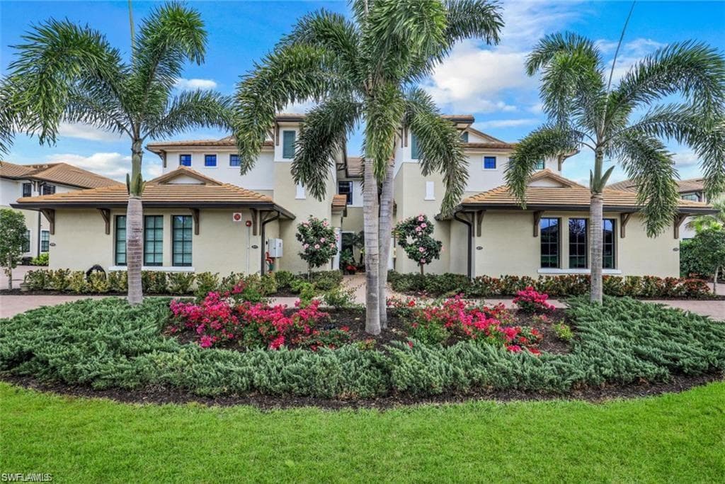 2149 Frangipani Cir 6 -101, Naples, FL 34120-2