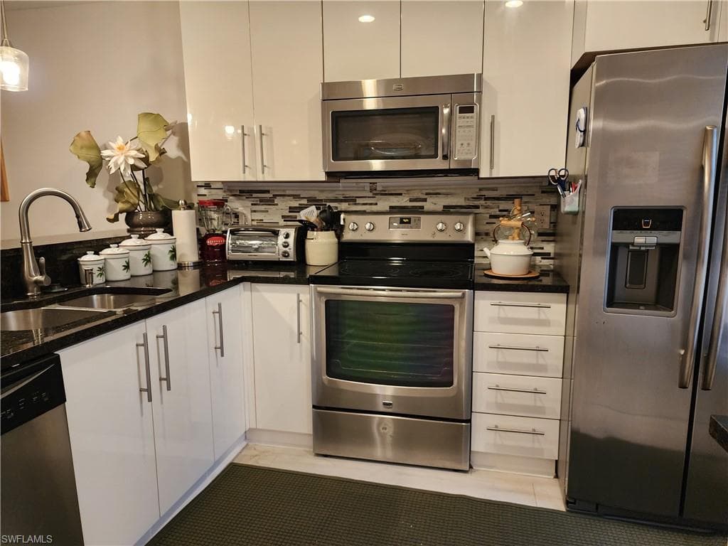 1901 Courtyard Way C105, Naples, FL 34112-6