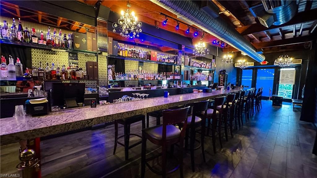 852 5th Ave S, Naples, FL 34102-16