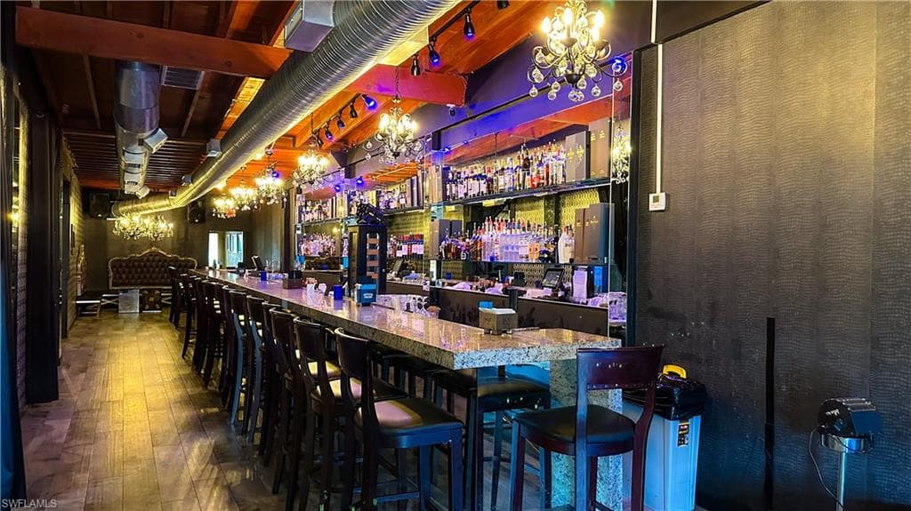 852 5th Ave S, Naples, FL 34102-17