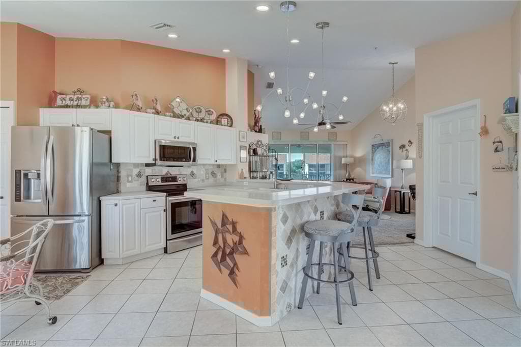 5420 Worthington Ln 204, Naples, FL 34110-11