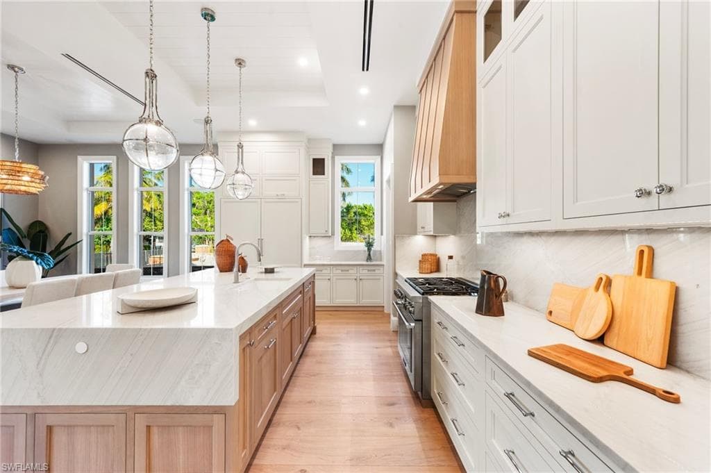 1179 Broad Ave N, Naples, FL 34102-13