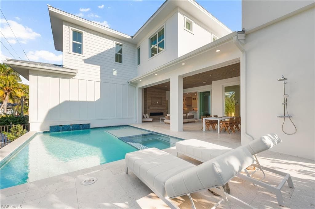 1179 Broad Ave N, Naples, FL 34102-3