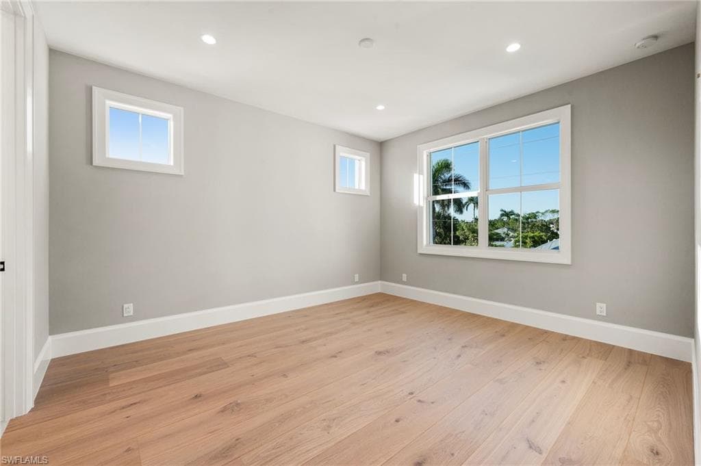 1179 Broad Ave N, Naples, FL 34102-39