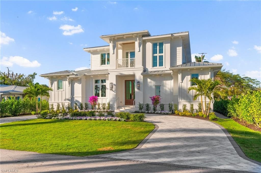 1179 Broad Ave N, Naples, FL 34102-48