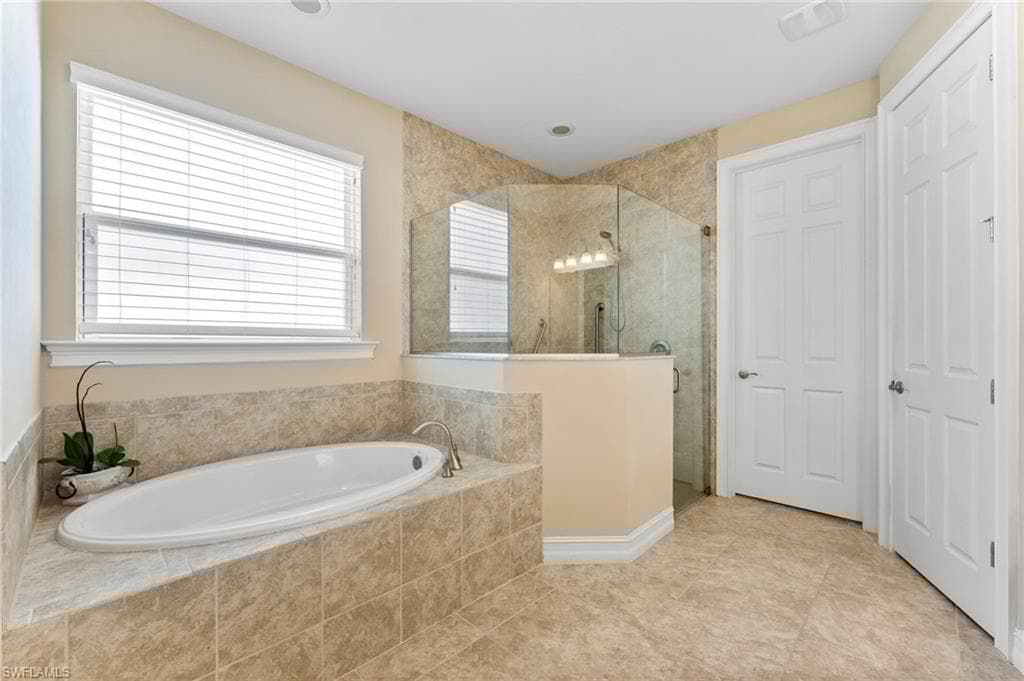 28212 Seasons Tide Ave, Bonita Springs, FL 34135-12