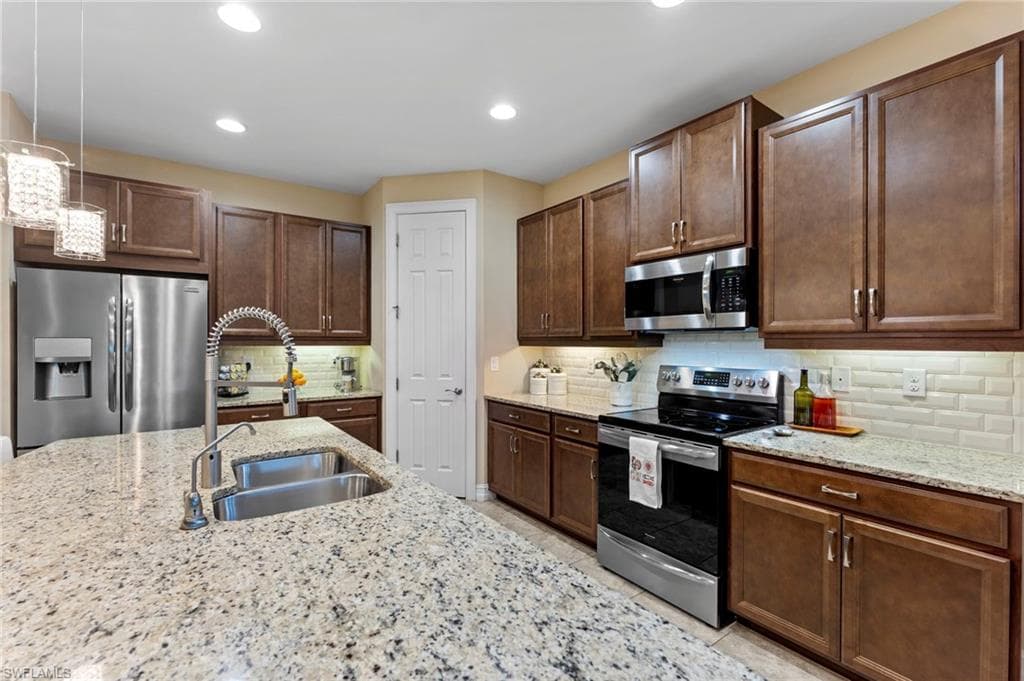 28212 Seasons Tide Ave, Bonita Springs, FL 34135-7