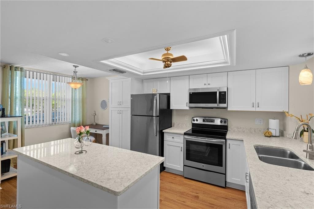 270 Naples Cove Dr 3205, Naples, FL 34110-16