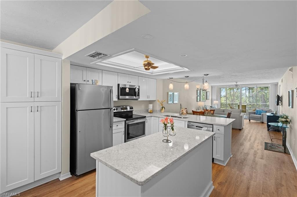 270 Naples Cove Dr 3205, Naples, FL 34110-18