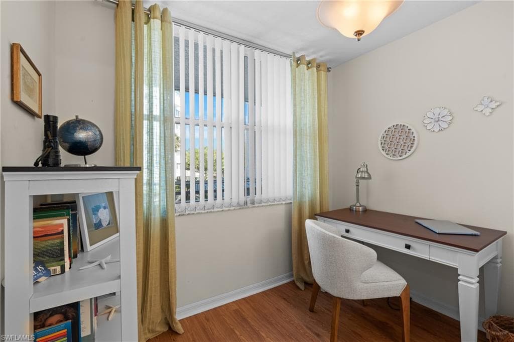 270 Naples Cove Dr 3205, Naples, FL 34110-20