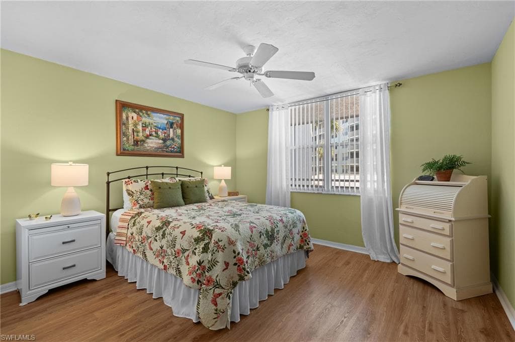 270 Naples Cove Dr 3205, Naples, FL 34110-26