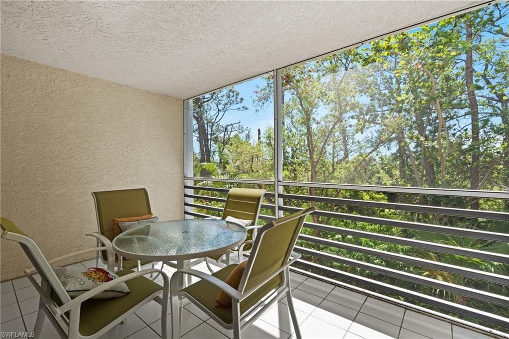 270 Naples Cove Dr 3205, Naples, FL 34110-29