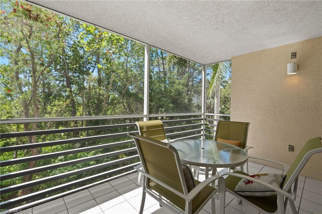 270 Naples Cove Dr 3205, Naples, FL 34110-31