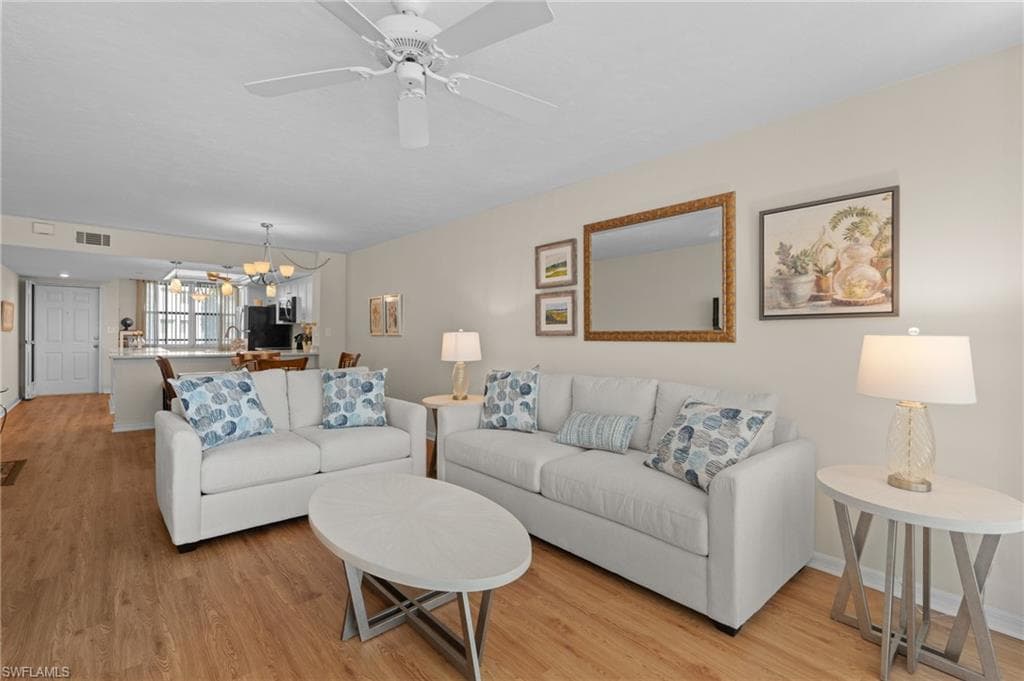 270 Naples Cove Dr 3205, Naples, FL 34110-3